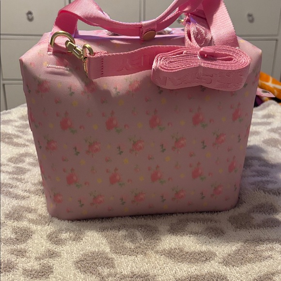 Stanley x LoveShackFancy 7.4 QT Julienne Mini Soft Cooler - Picture 4 of 6